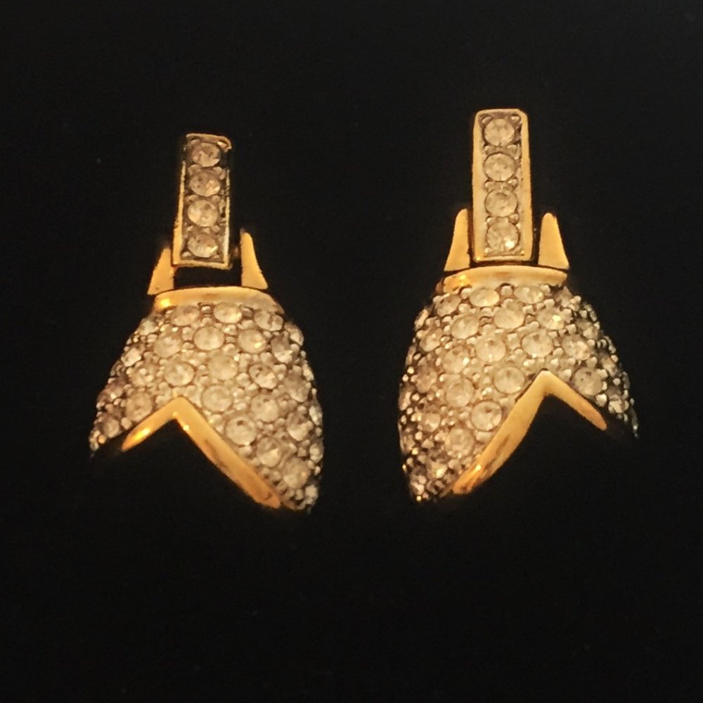 1928 Jewelry Triple Strand Grey & Pearl Necklace - Picture 6 of 7